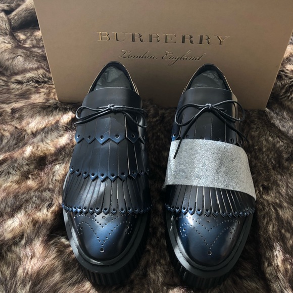 NEVER WORN Lace up Kiltie Fringe Leather Shoes - Picture 2 of 3